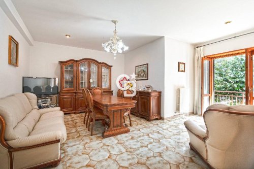 Casa geminada em Caprarola