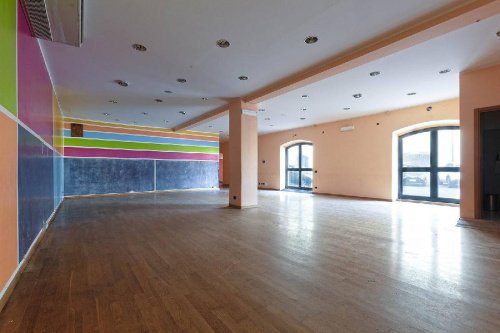 Kommersiell byggnad i Vetralla