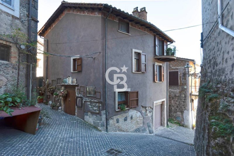 Detached house in Carbognano