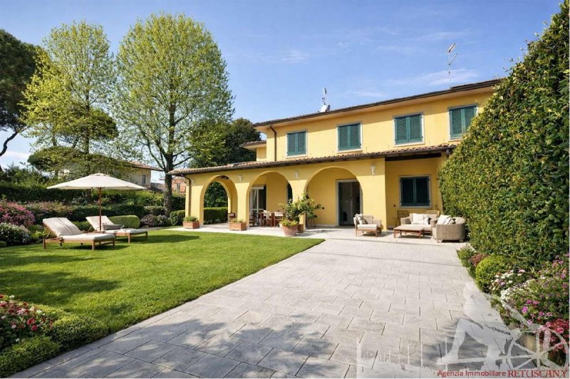 Villa in Forte dei Marmi