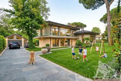 Villa in Massa