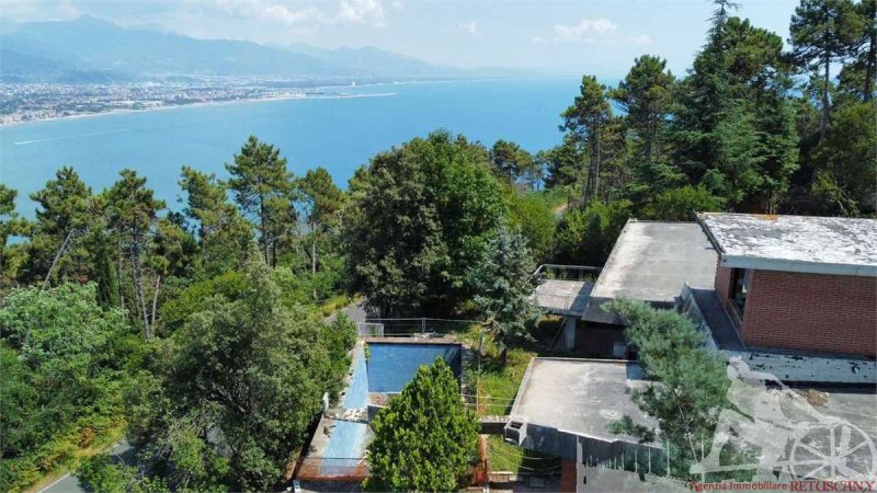 Villa in Ameglia