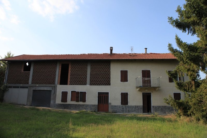 Villa à Montiglio Monferrato