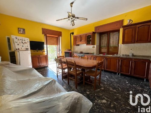 Detached house in Longobardi