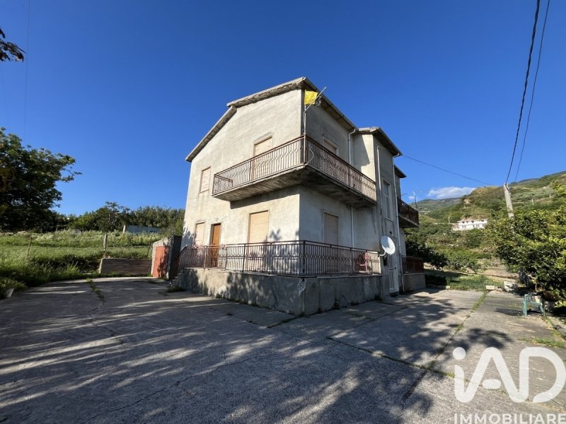 Vrijstaande woning in Longobardi