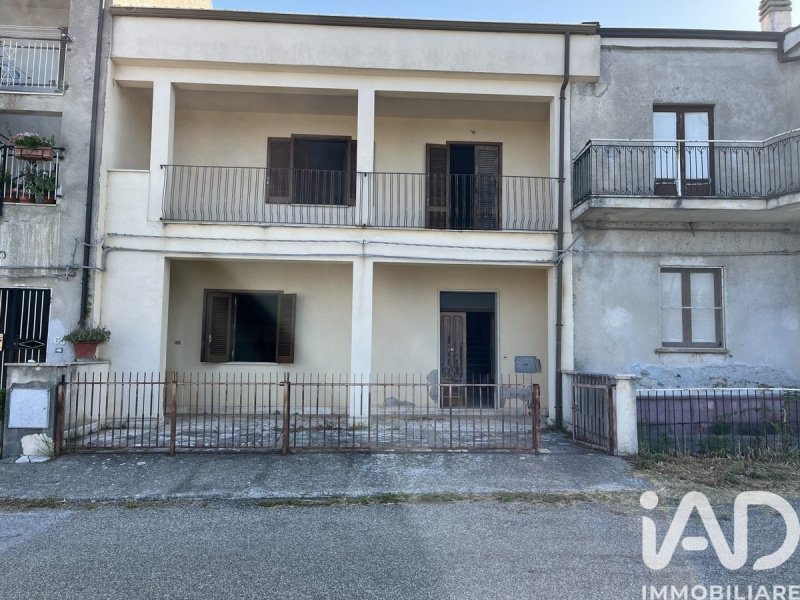 Detached house in Fiumefreddo Bruzio