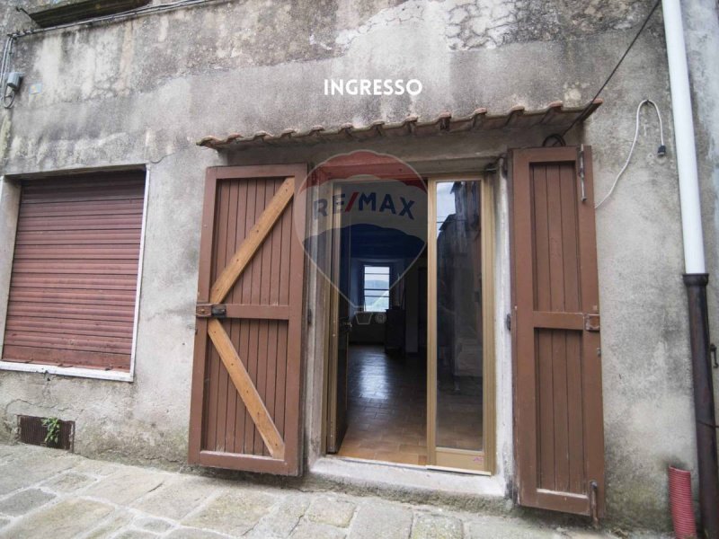 Коммерческая недвижимость в Роккастрада