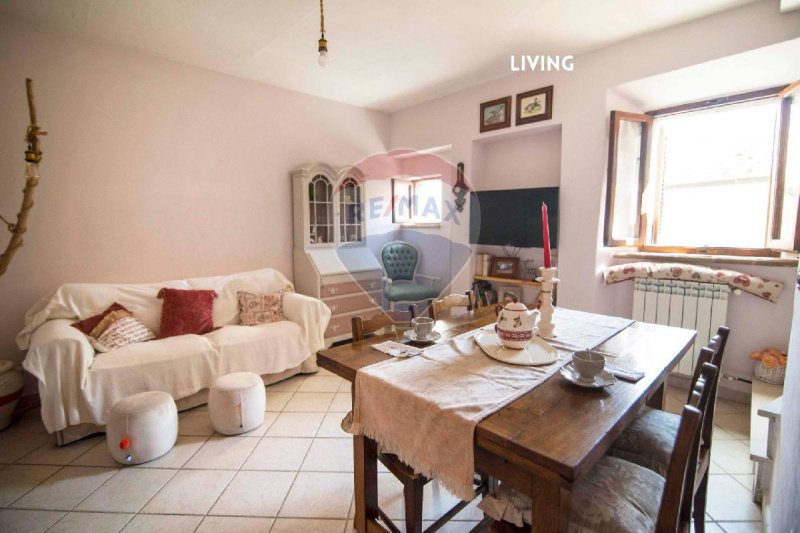 Особняк в Кастелл'Аццара