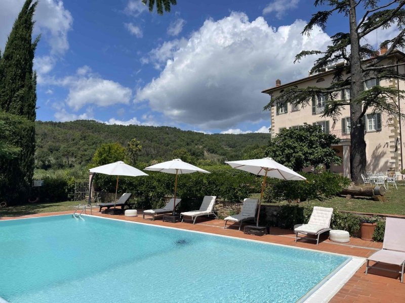 Вилла в Лоро-Чуффенна