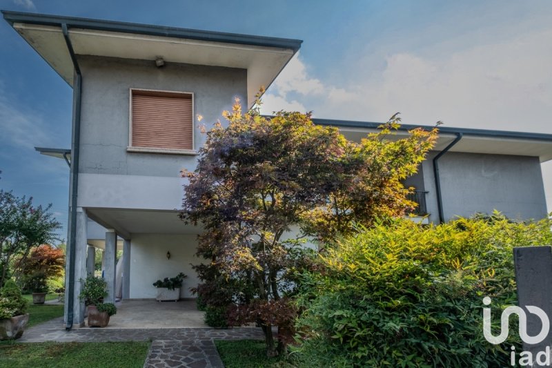 Villa in Castiglione delle Stiviere