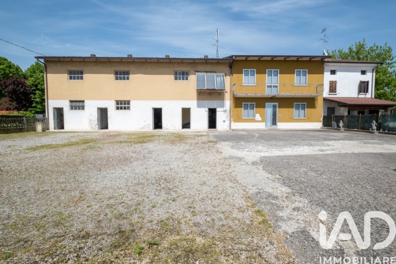 Detached house in Ceresara