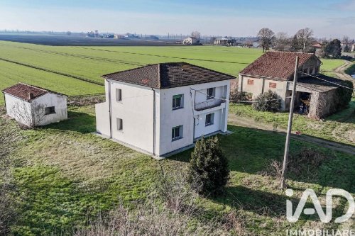 Villa en Bondeno