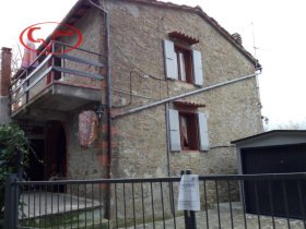 Maison de campagne à Bucine
