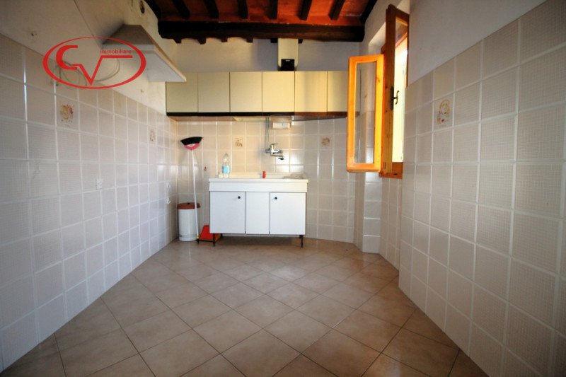 特拉诺瓦-布拉乔利尼公寓