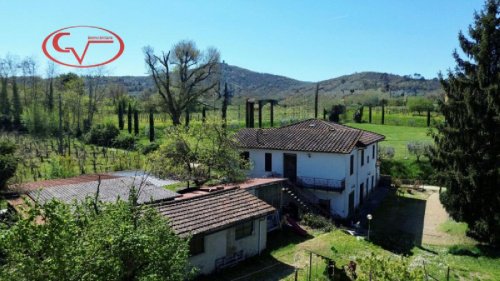 Hus i Bucine