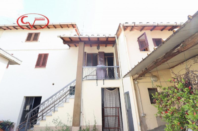 Moradia com terraço em Montevarchi