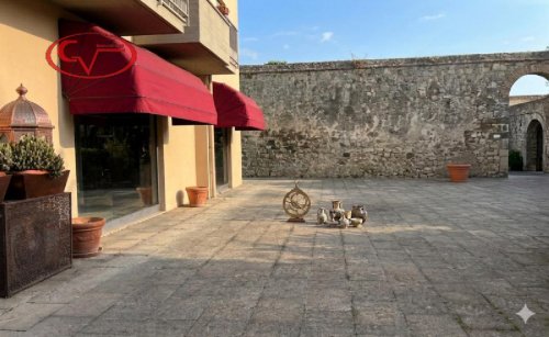 Edifício comercial em Terranuova Bracciolini