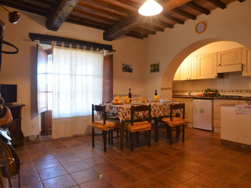 Klein huisje op het platteland in Casole d'Elsa