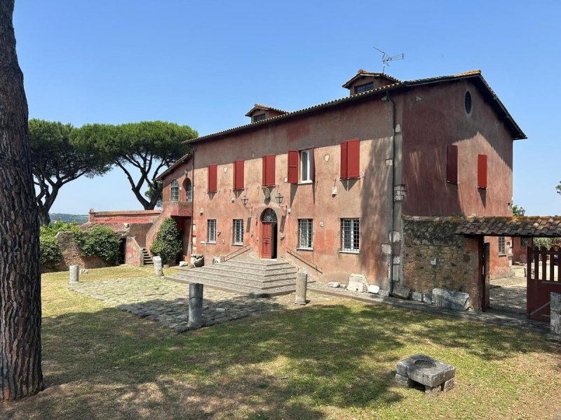 Klein huisje op het platteland in Roma