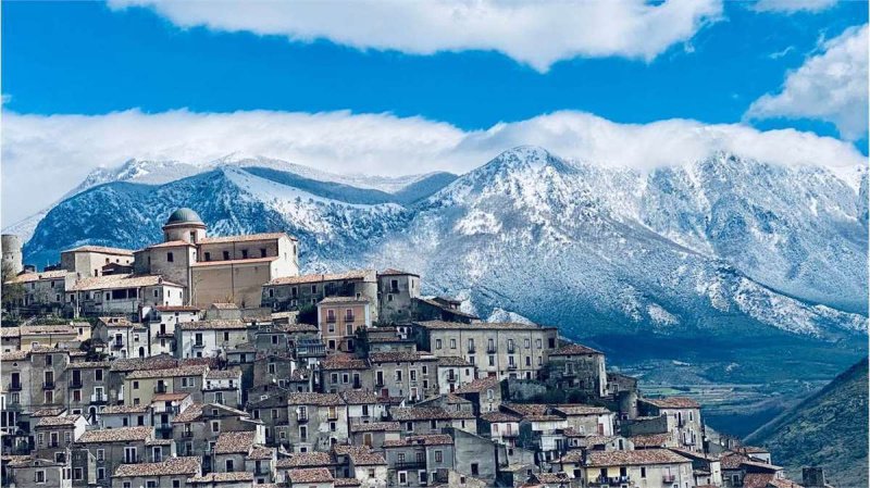 莫拉诺卡拉布罗独栋房屋