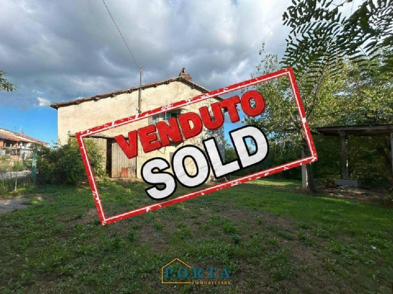 Hus på landet i Carrù