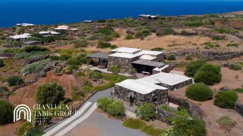 Villa a Pantelleria
