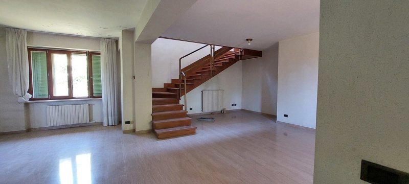 Moradia em Broccostella