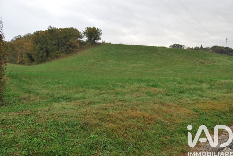 Строительный участок в Фано