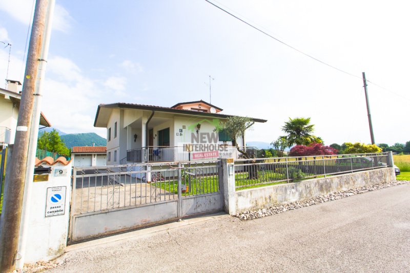 Villa en Maniago