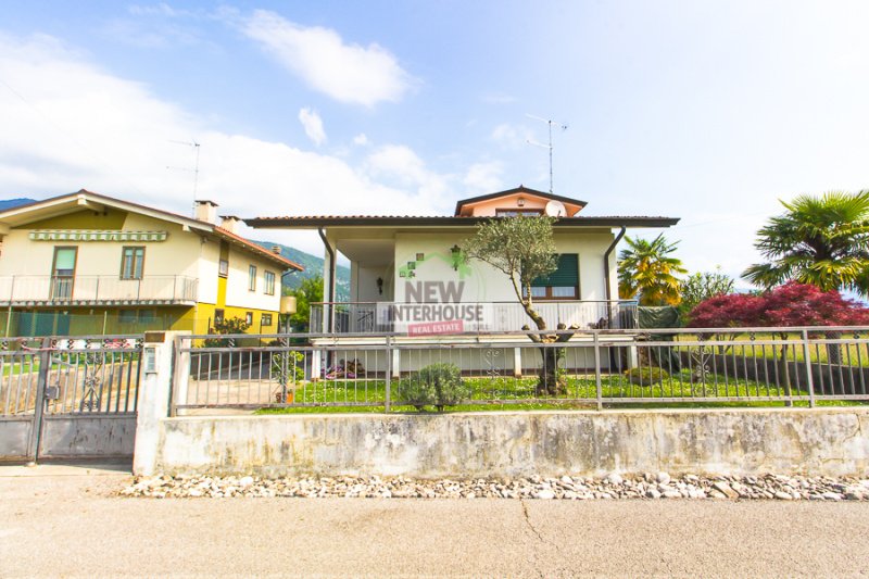 Villa en Maniago