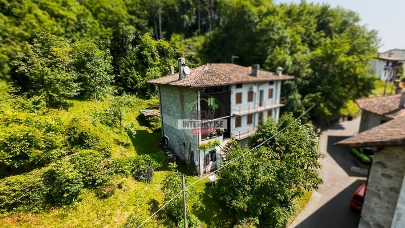 Casa de campo en Frisanco