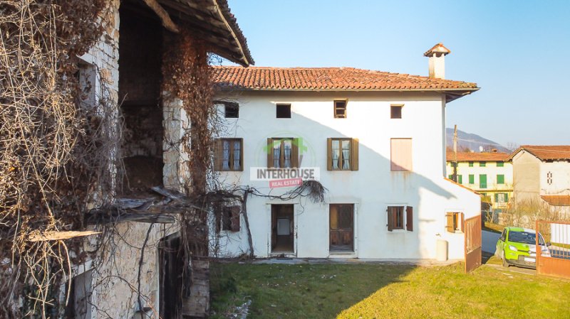 蒙泰雷亚莱瓦尔切利纳房屋