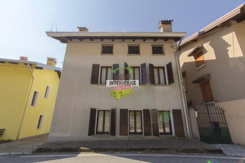 Особняк в Вито-д'Азио