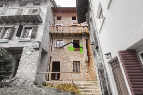 Каменное сооружение в Эрто-е-Кассо