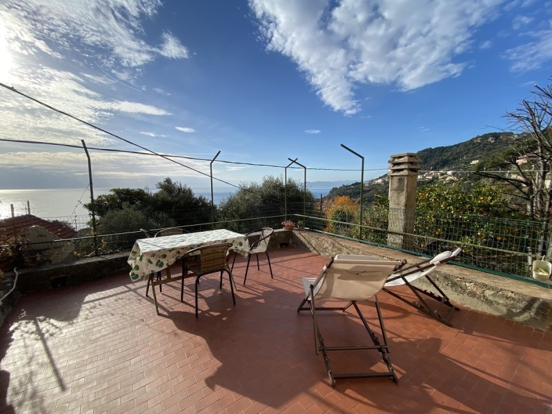 Casa semi indipendente a Finale Ligure