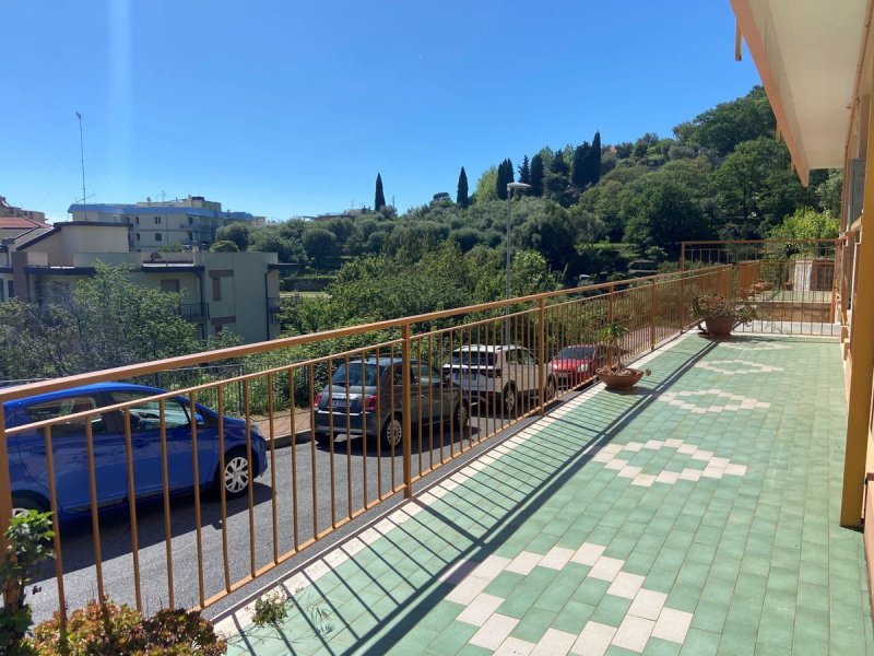Appartamento a Finale Ligure