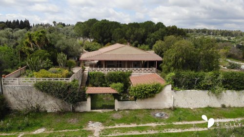 Maison de campagne à Noto