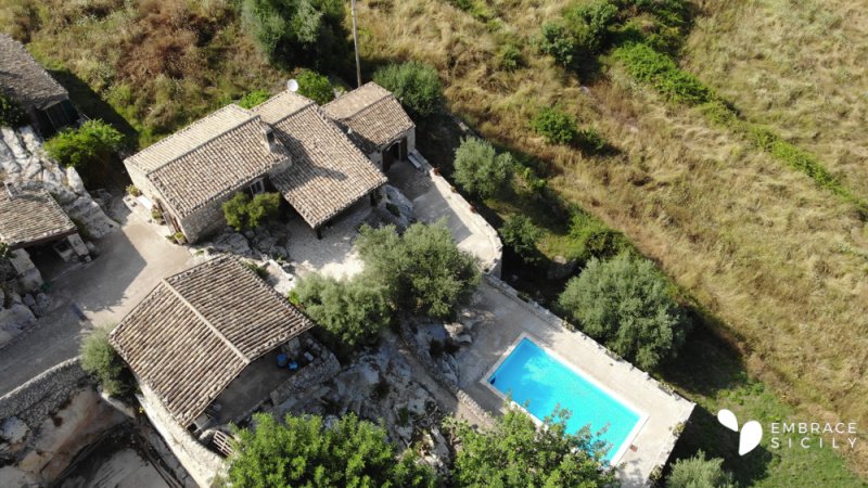 Hus på landet i Noto