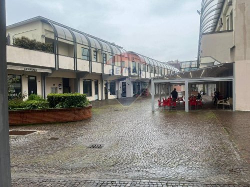 Edifício comercial em San Donato Milanese