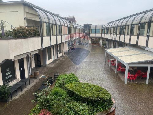 Edifício comercial em San Donato Milanese