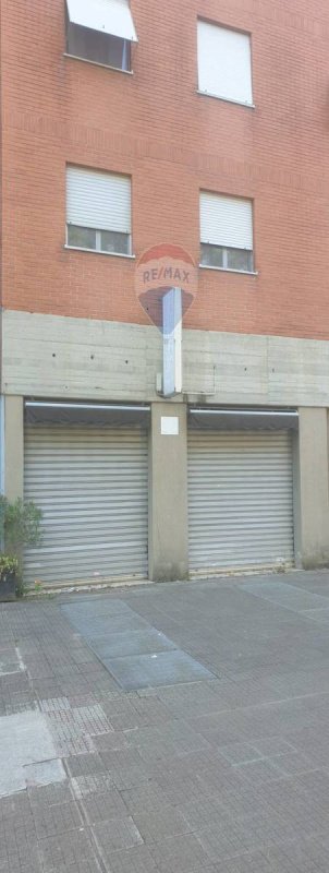 Kommersiell byggnad i San Donato Milanese