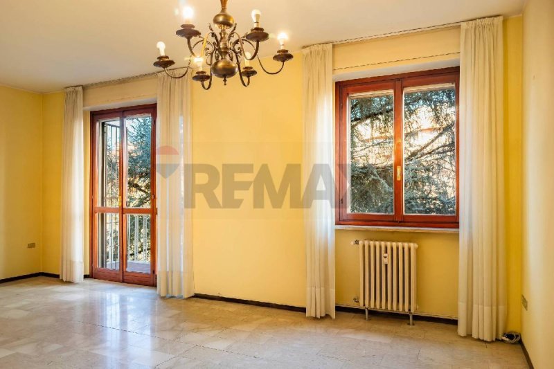 圣多纳托-米拉内塞公寓