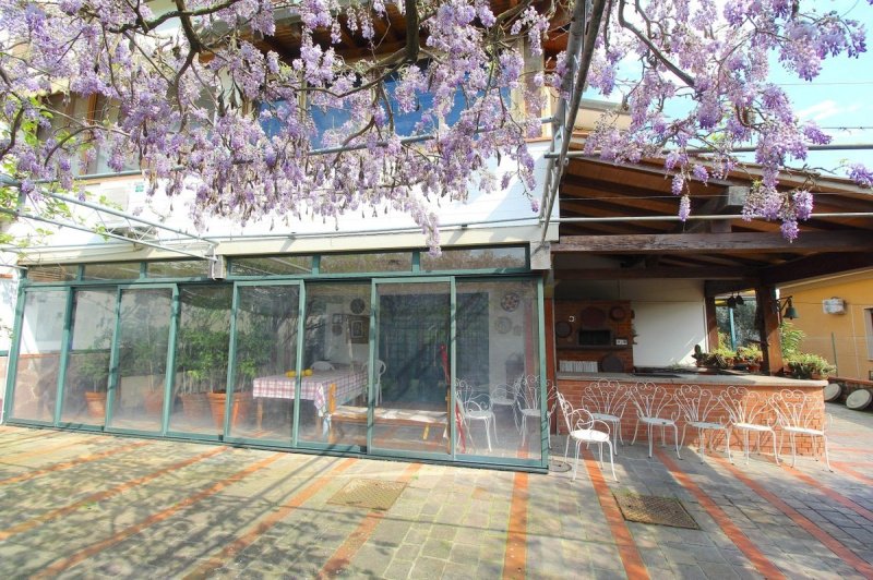 Villa i Massa e Cozzile