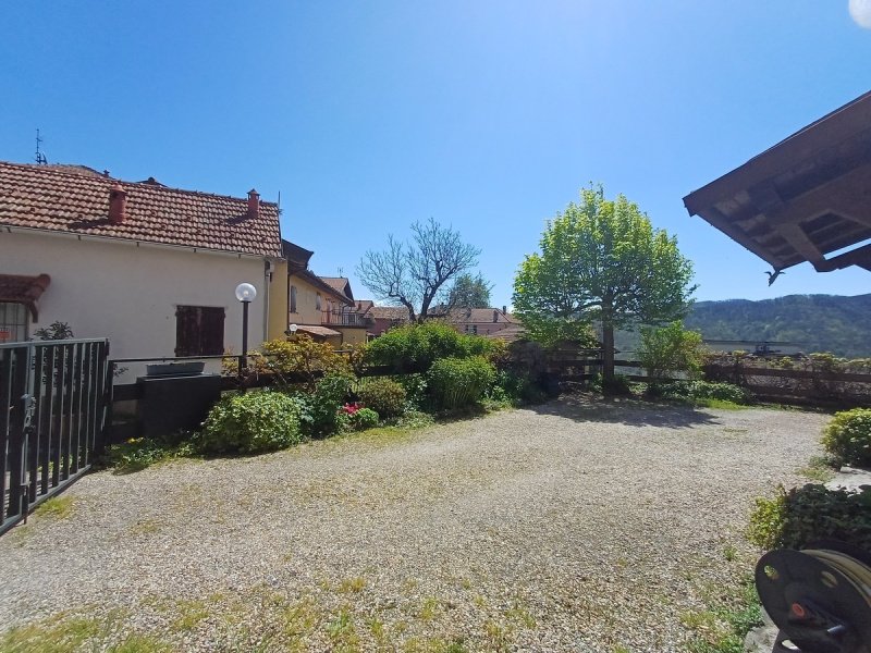 Maison jumelée à Fraconalto