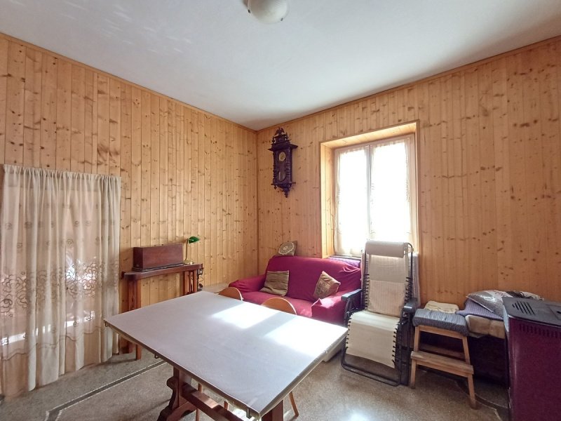 Maison individuelle à Isola del Cantone