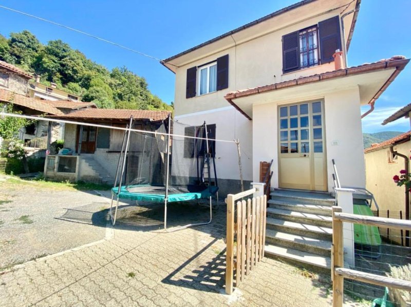 Casa indipendente a Savignone