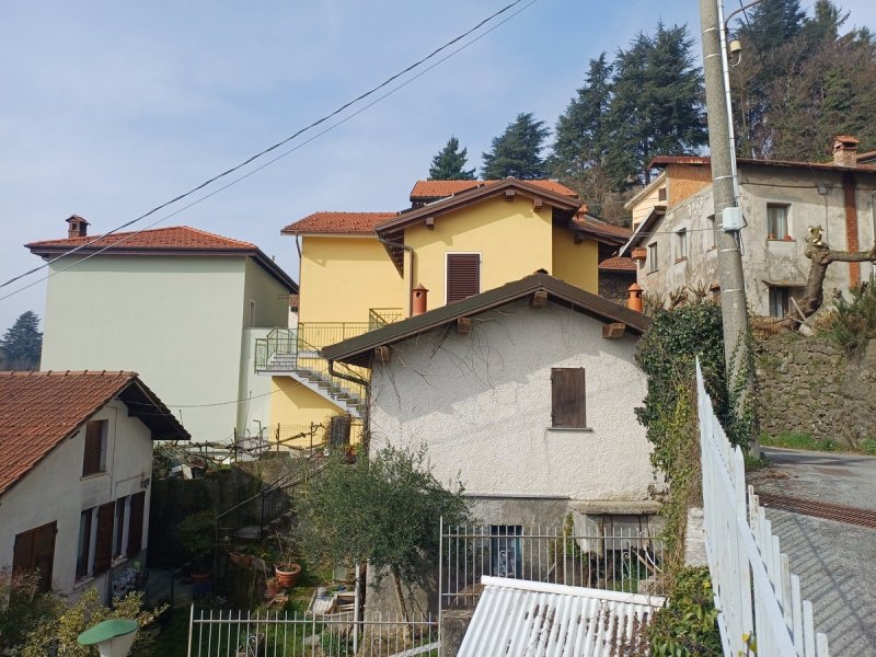 Casa independente em Savignone