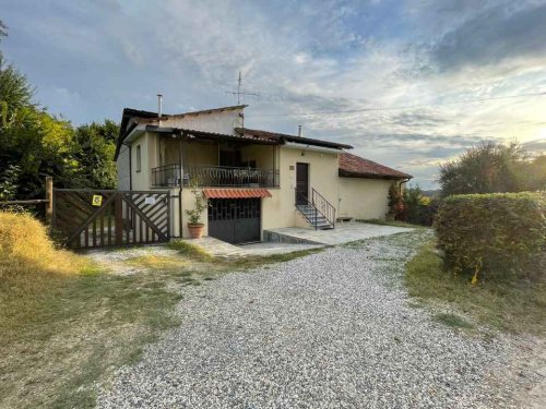Casa geminada em Montemagno