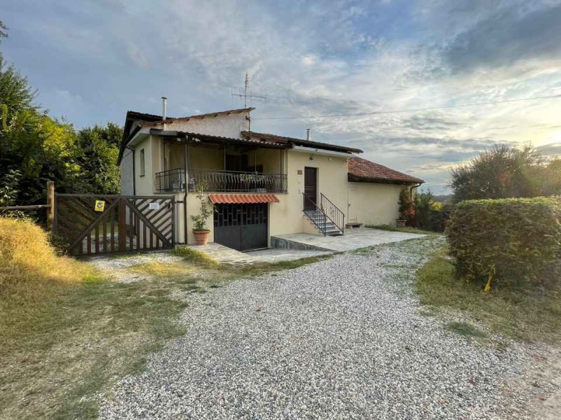 Casa semi indipendente a Montemagno