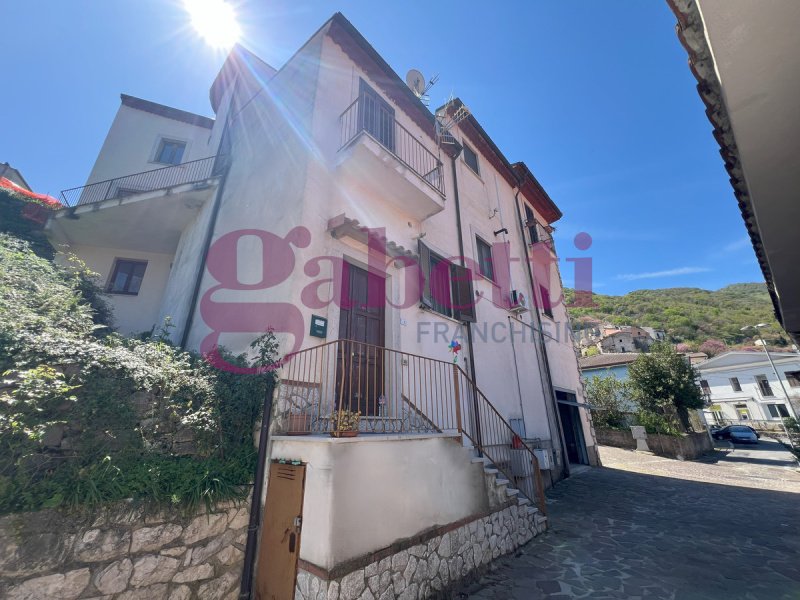 Casa indipendente a Sesto Campano